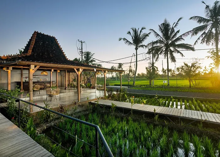 Dituju By Genuinehost Villa